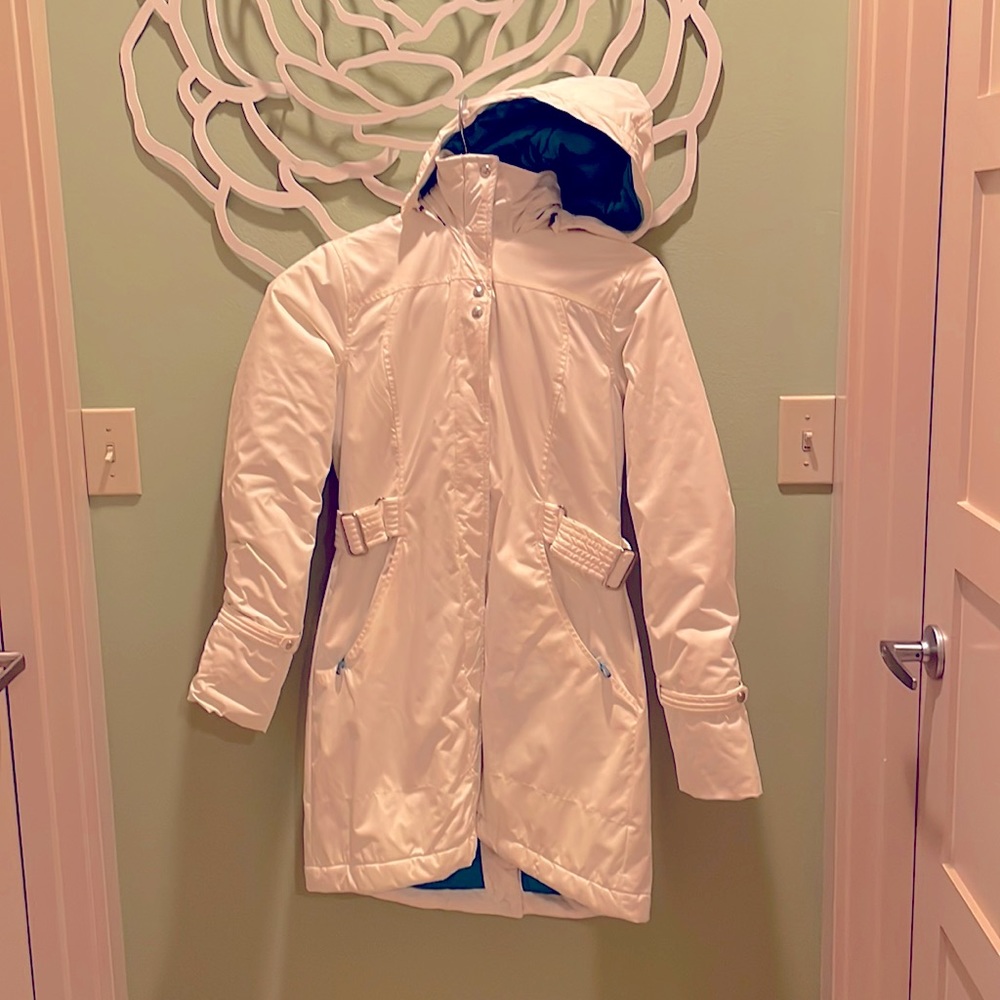 Gorgeous Lululemon White  & Teal Winter Coat size 6 - like new